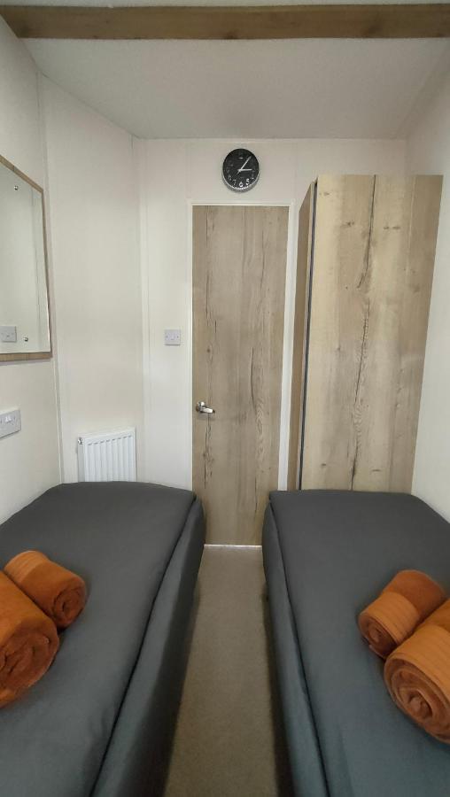 3 Bedroom Stylish Caravan - Vans With Business Sign Not Allowed Port Seton Exterior foto