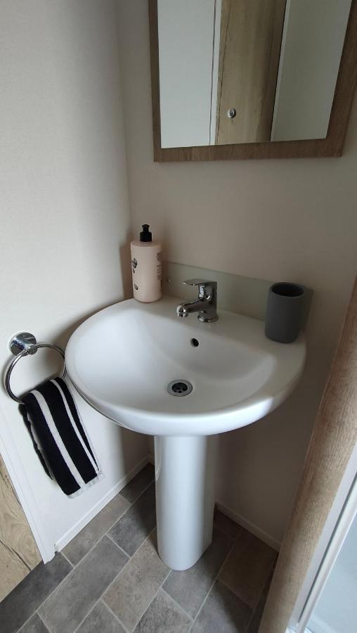 3 Bedroom Stylish Caravan - Vans With Business Sign Not Allowed Port Seton Exterior foto